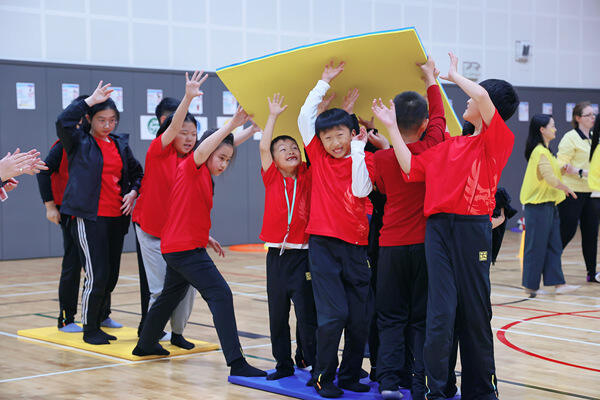 学生集会 - 首次学院活动,南通惠立学校